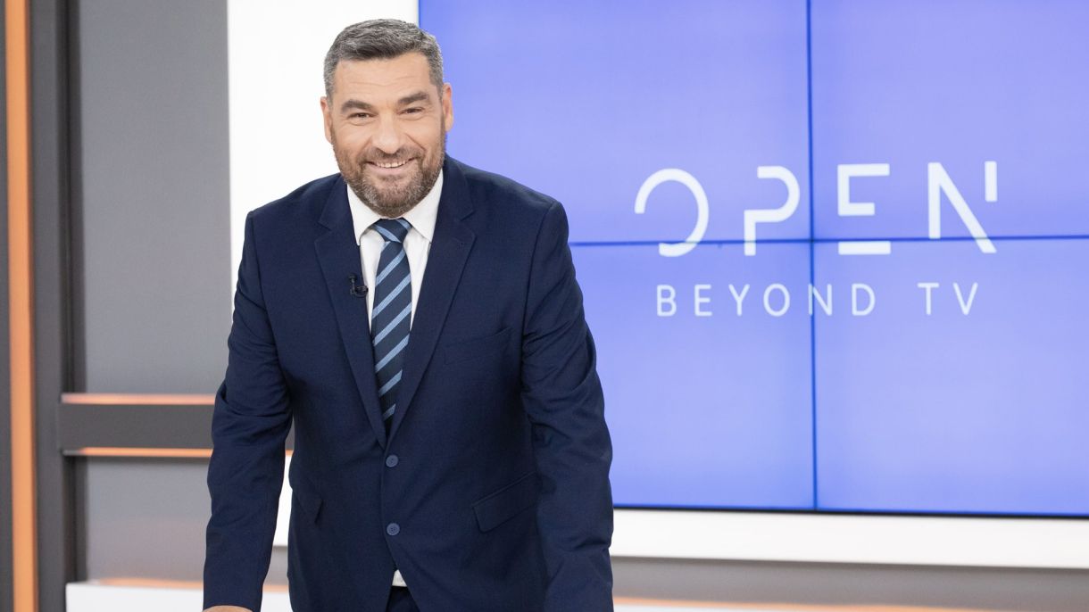 Μάνος Νιφλής βιογραφικό