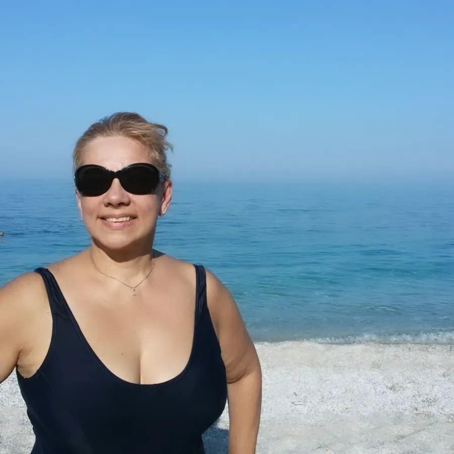 Άννα Ανδριανού Γιάννης Βούρος: ΒΙΟΓΡΑΦΙΚΟ, ΗΛΙΚΙΑ, ο ΦΡΙΚΩΔΗΣ ΚΑΡΚΙΝΟΣ, ΓΑΜΟΣ, ΥΨΟΣ, ΣΠΟΥΔΕΣ
