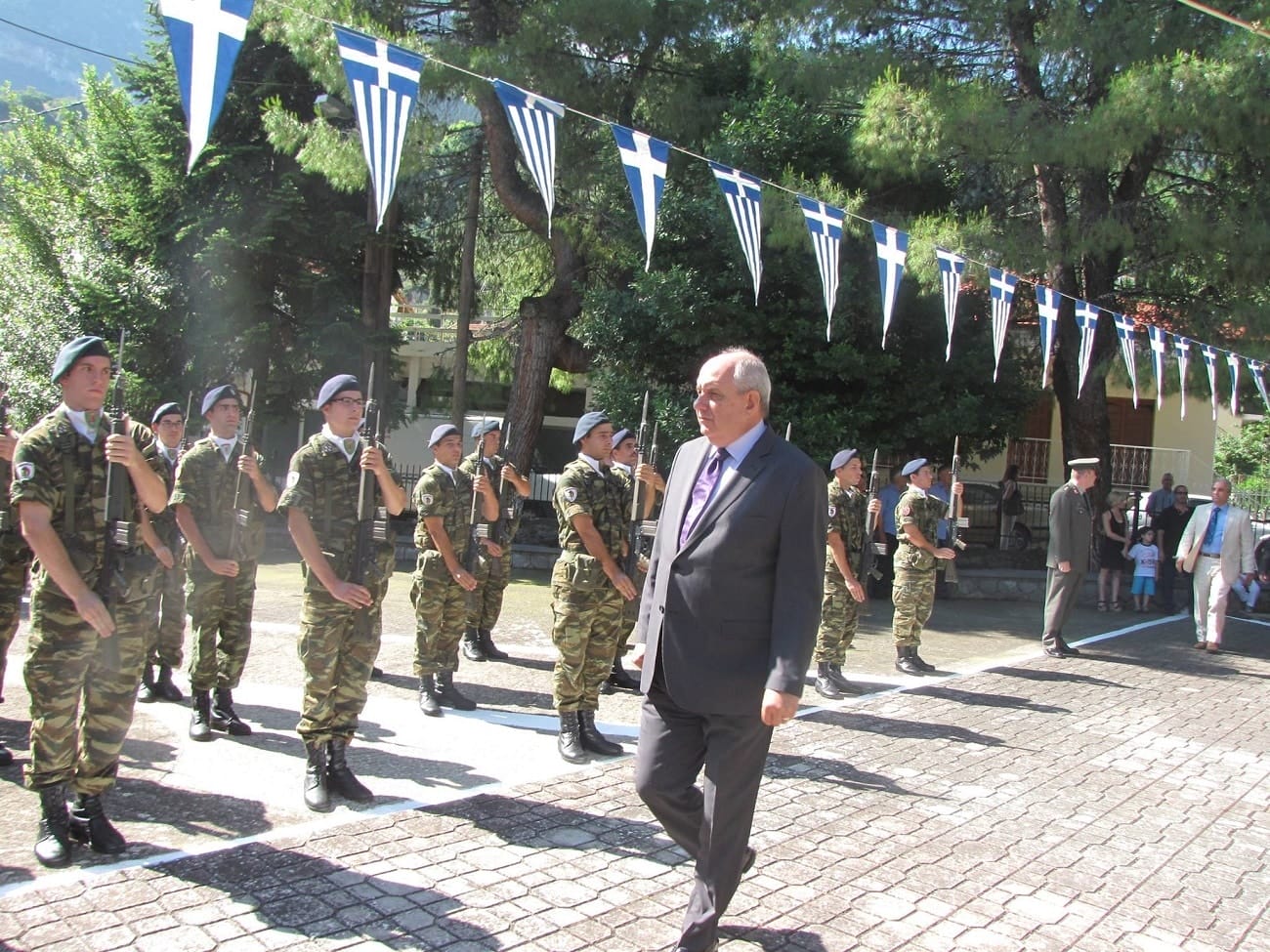  Τέρενς Κουίκ βιογραφικό 3