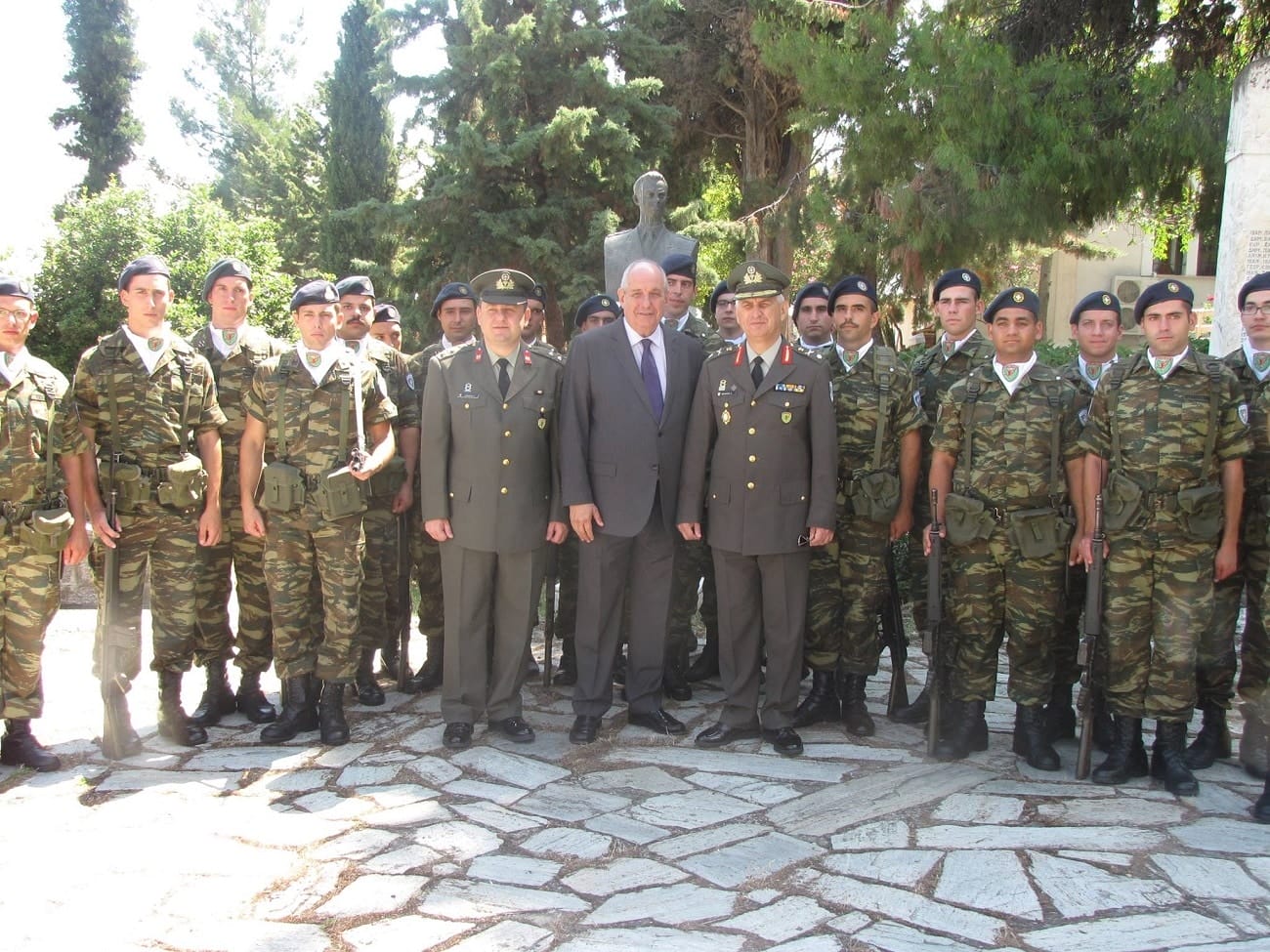  Τέρενς Κουίκ βιογραφικό 5