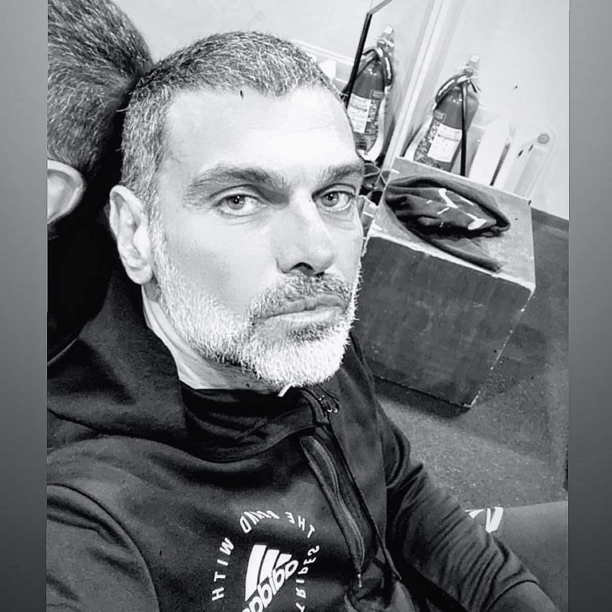 Τόνυ Μαυρίδης βιογραφικό: Τα ΔΙΚΑΣΤΗΡΙΑ με την Έλενα Παπαρίζου, η ΣΥΖΥΓΟΣ, ΗΛΙΚΙΑ, καριέρα 4