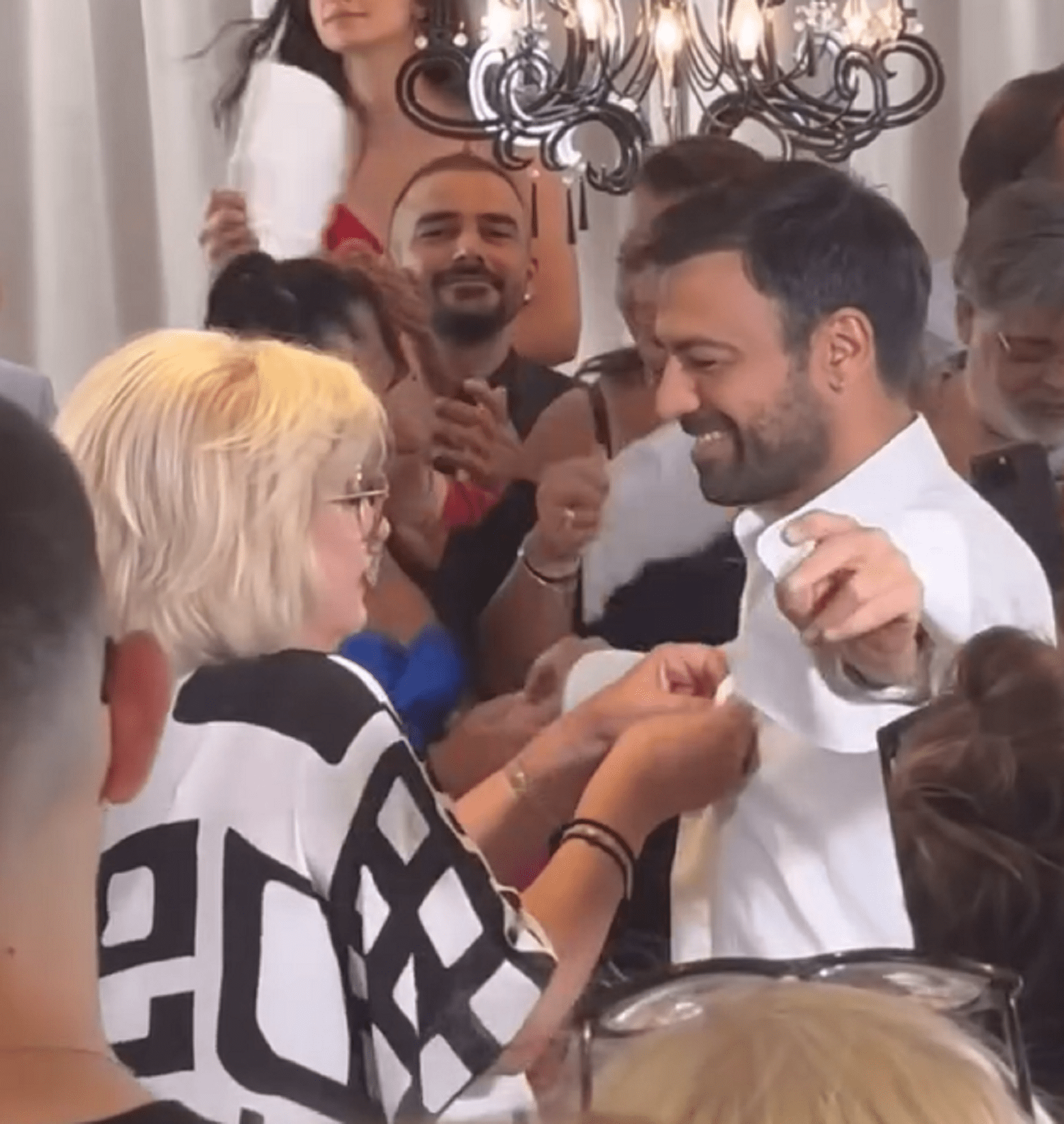 Παντρεύτηκε ο Αντρέας Γεωργίου: Βίντεο με τα ΕΣΩΡΟΥΧΑ πριν ΝΤΥΘΕΙ ΓΑΜΠΡΟΣ