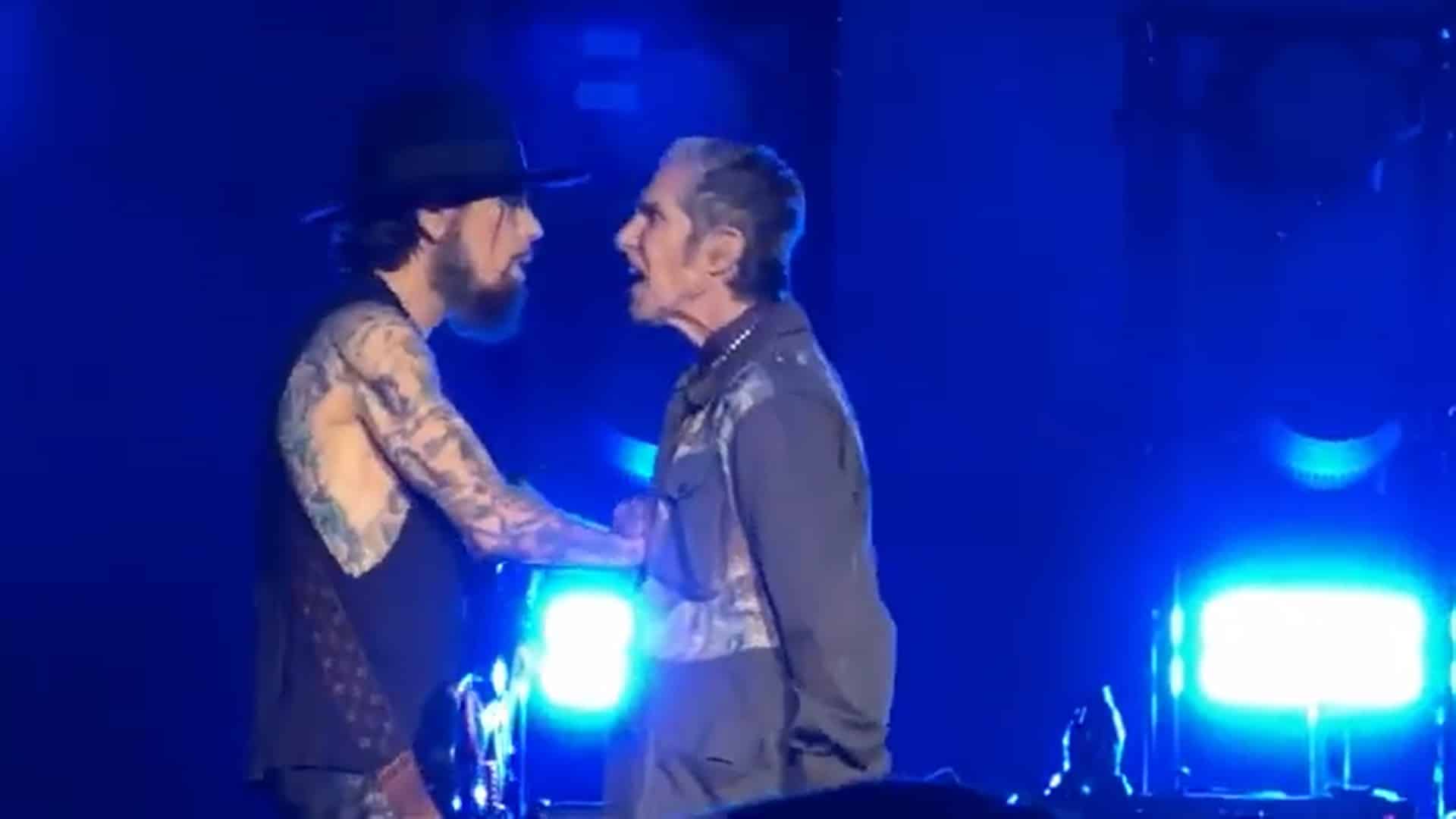 Ποιοι είναι οι Jane’s Addiction! Πως ο Perry Farrell ΕΠΙΤΕΘΗΚΕ στον Dave Navarro μπροστά στον κόσμο 2