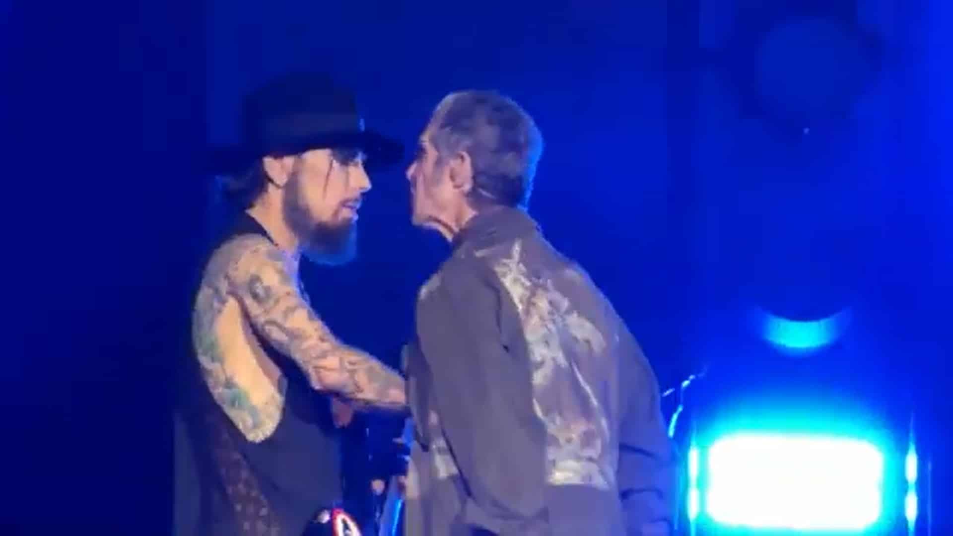 Ποιοι είναι οι Jane’s Addiction! Πως ο Perry Farrell ΕΠΙΤΕΘΗΚΕ στον Dave Navarro μπροστά στον κόσμο