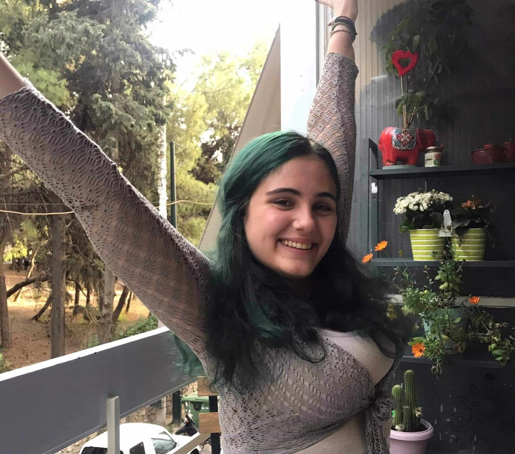 Ελεάνα Πλέσσα βιογραφικό ηλικία  Ποια είναι η26 ετών κόρη του Μίμη Πλέσσα! 