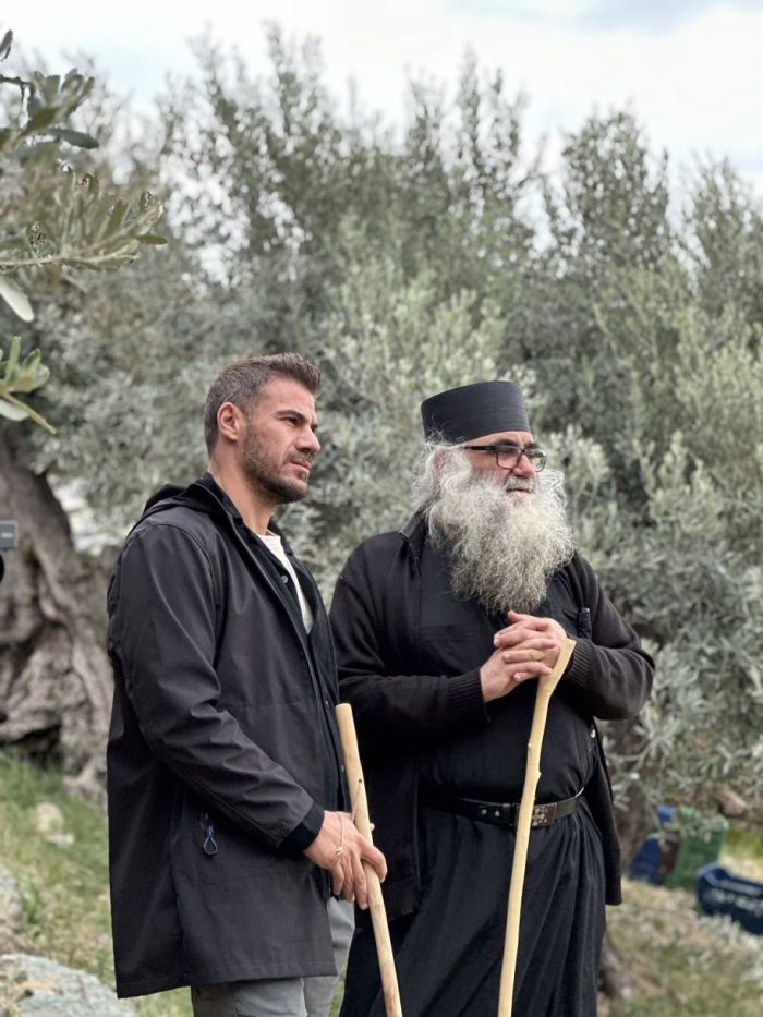 Άκης Πετρετζίκης Άγιο Όρος