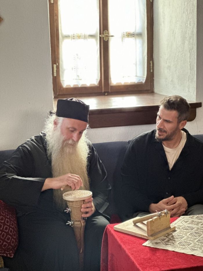 Άκης Πετρετζίκης Άγιο Όρος