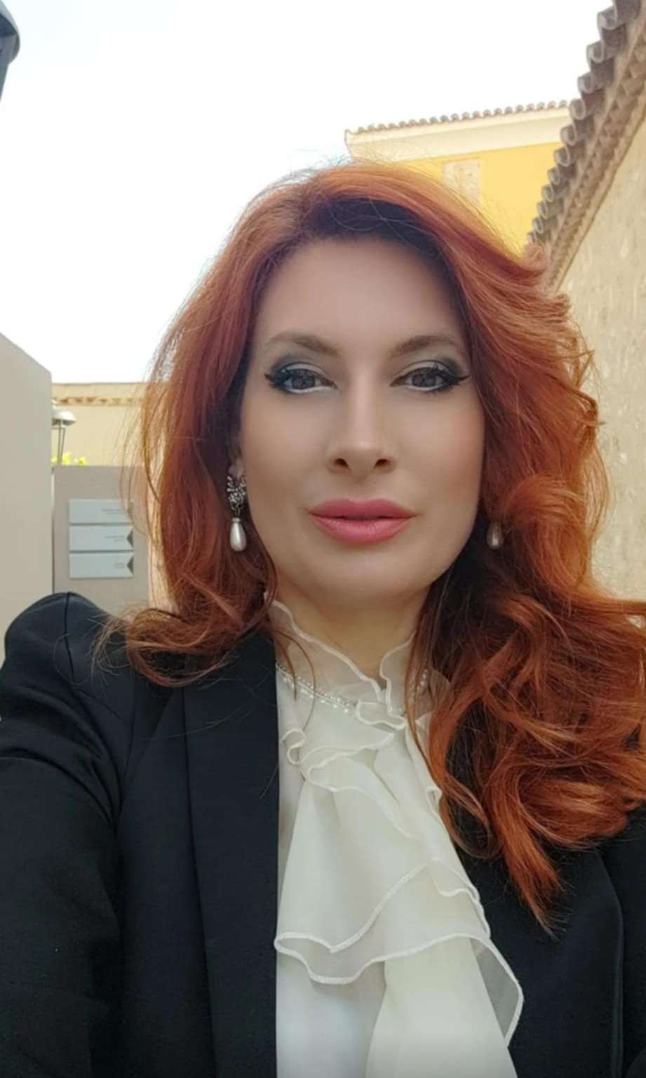 Ναδίνα Τζιάτζιου: Βιογραφικό
