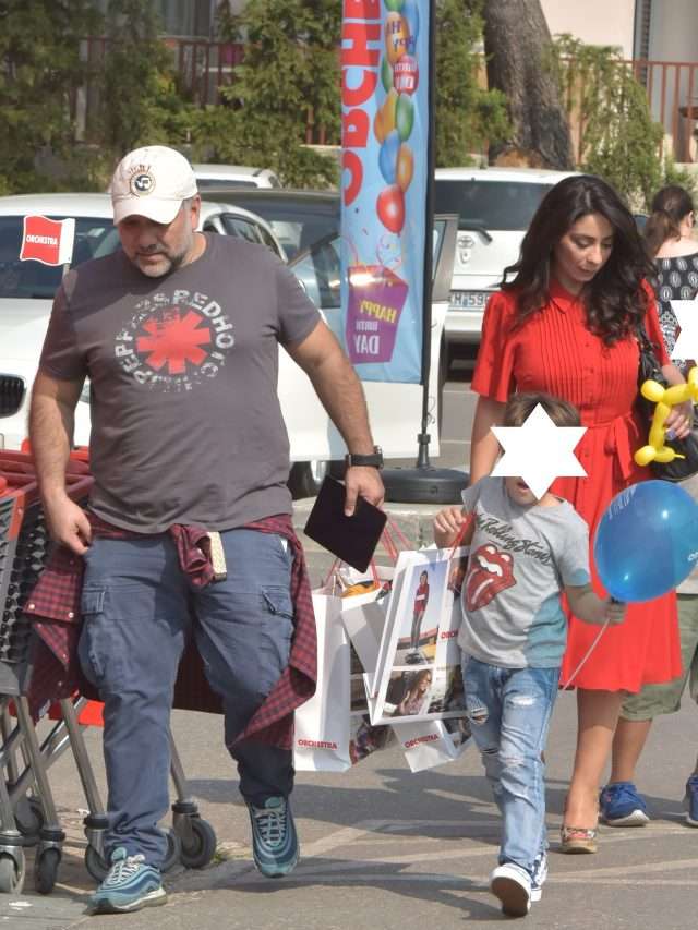 Γρηγόρης Αρναούτογλου – Νάνσυ Αλεξίου! Μοναδικές φωτογραφίες με τους γιους τους!