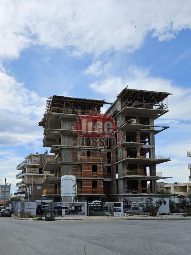 Νότια Προάστια! ΚΛΑΙΝΕ οι κατασκεαυστές σπιτιών στη Γλυφάδα!