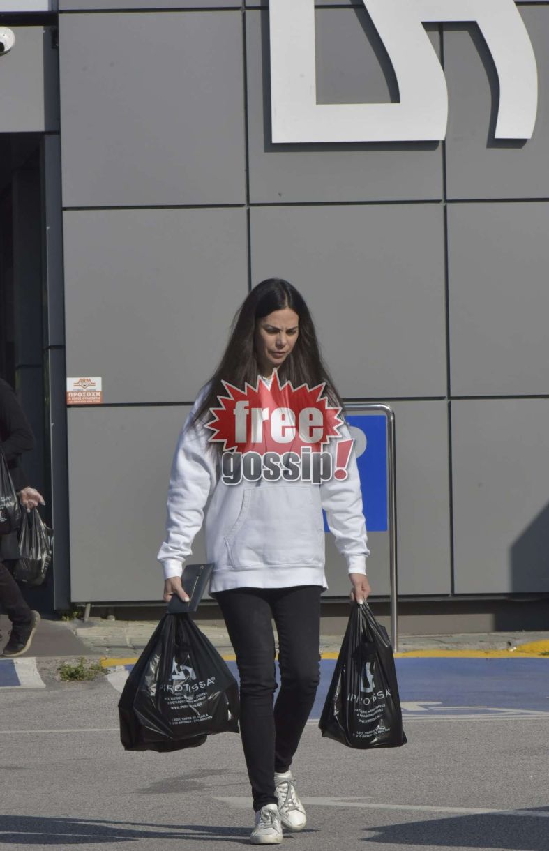 Εύη Βατίδου Ψώνια από τον ακριβότερο φούρνο στην ακριβότερη συνοικία των νοτίων προαστίων