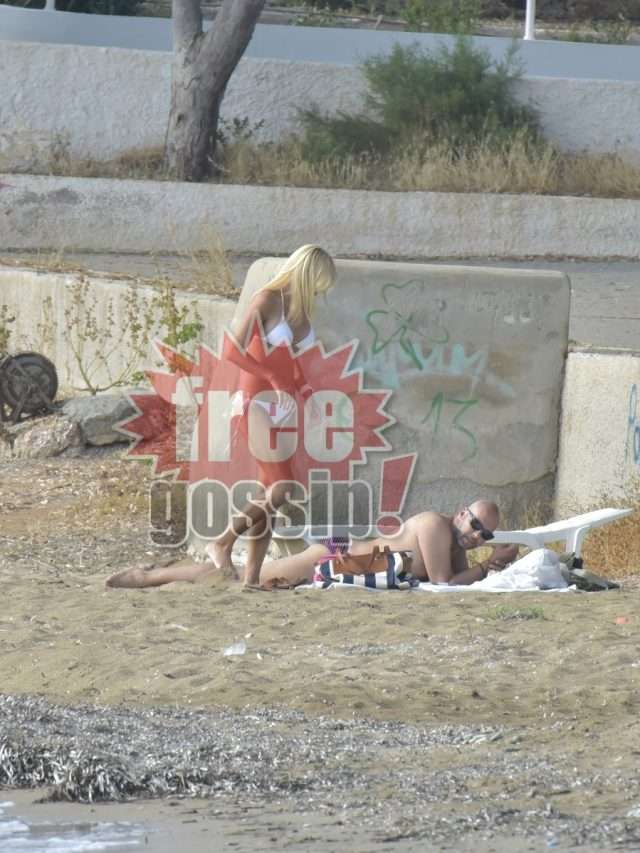 Ασύλληπτο βίντεο με τη Φαίη Σκορδά! Πως μένει με υ μαγιό της και ποζάρει στον παπαράτσο!