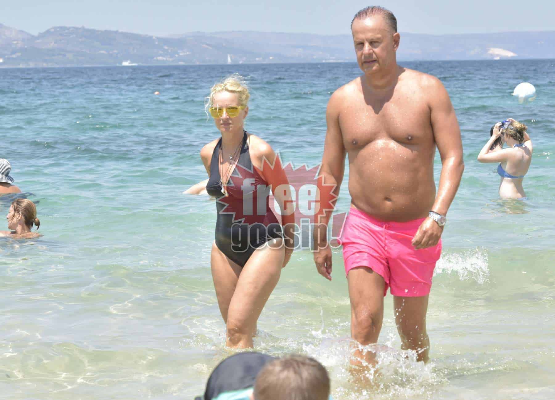 Μαρία Μπεκατώρου Αντώνης Αλεβιζόπουλος Το μαγιό ή την μεταμόσχευση μαλλιών