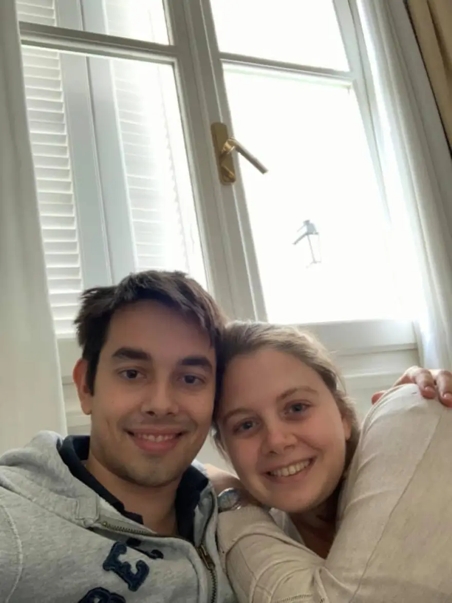 Η Λένα Σαμαρά με τον αδελφό της Κώστα