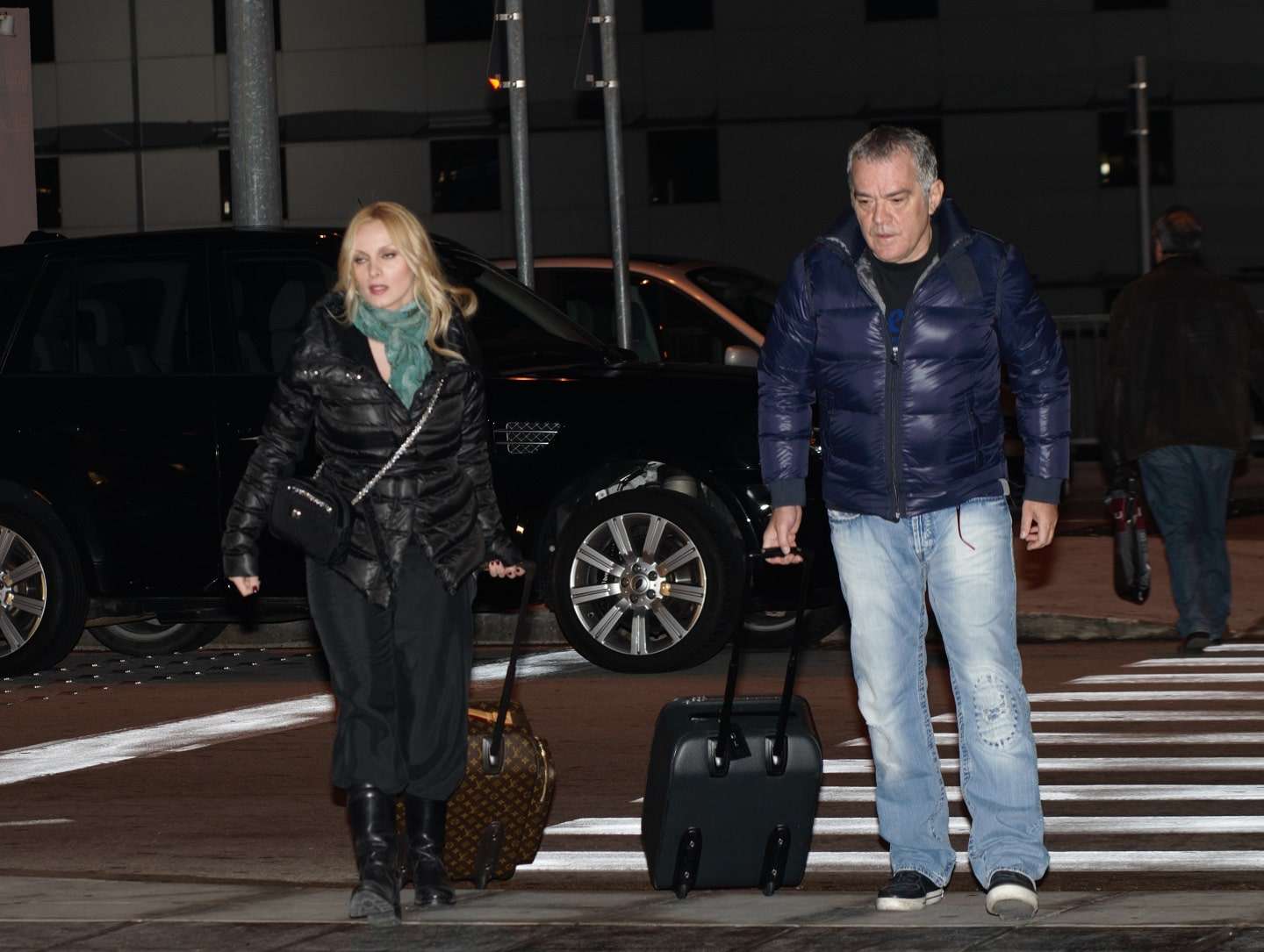 Πέγκυ Ζήνα - Γιώργος Λύρας! Στο αεροδρόμιο με μια βαλίτσα στο χέρι